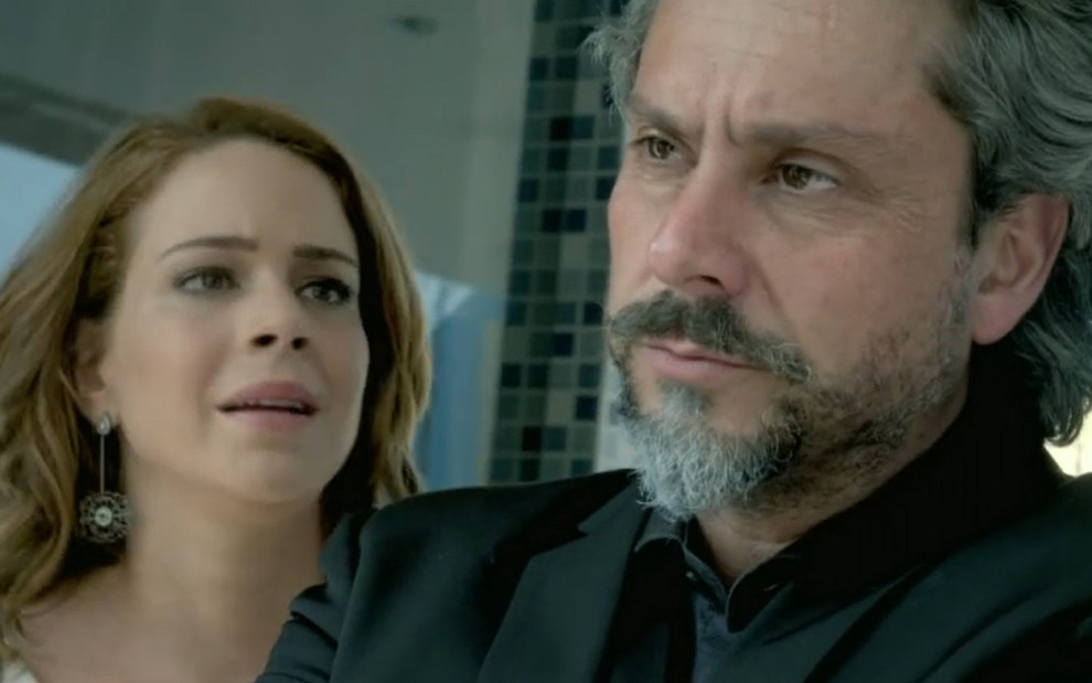 Leandra Leal e Alexandre Nero em cena de Império como Cristina e José Alfredo