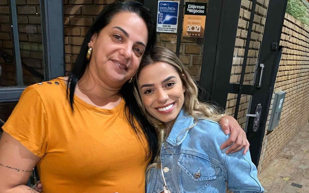 Karina e Key Alves abraçadas em foto postada no Instagram