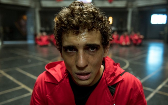 Miguel Herrán em cena da parte 4 de La Casa de Papel