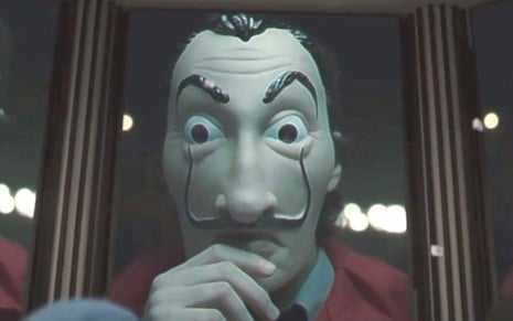 Imagem de personagem de La Casa de Papel com a máscara usada nos assaltos da série