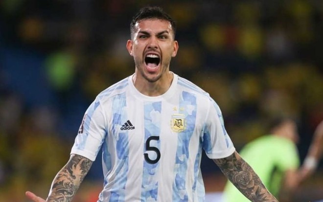 Imagem de Leo Paredes durante jogo da Argentina