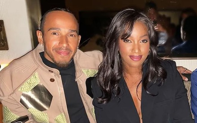 Foto de Lewis Hamilton e Iza