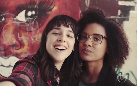 Manoela Aliperti e Heslaine Vieira em cena de Malhação: Viva a Diferença, novela que originou a série