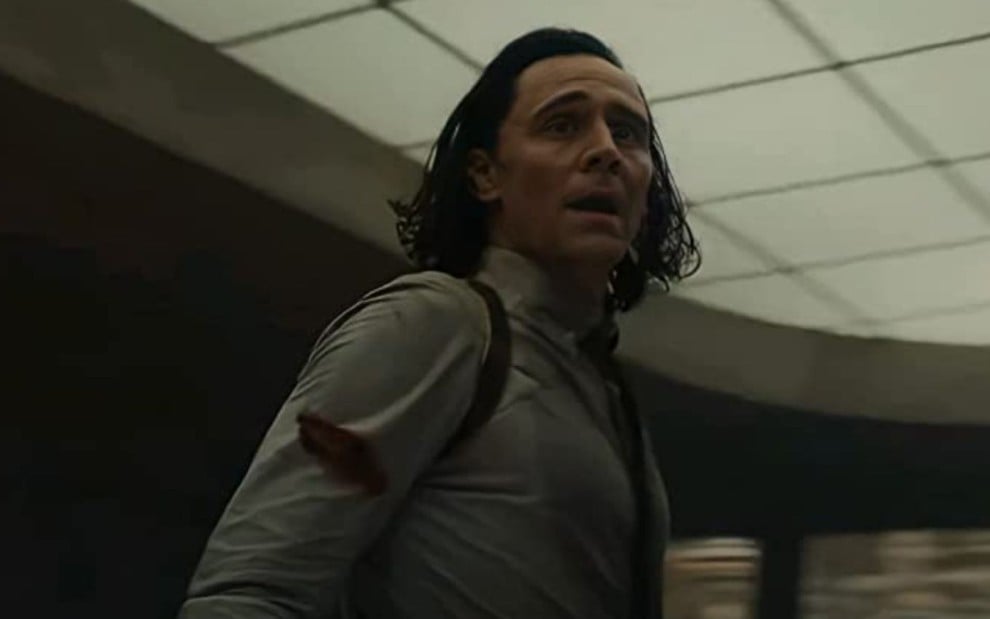 Tom Hiddleston em cena do último episódio de Loki