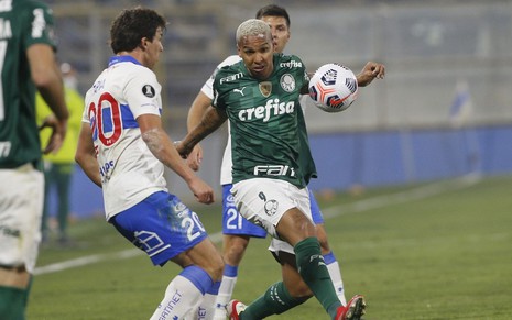 Imagem de Deryverson no jogo de ida do Palmeiras contra Universidad Católica pela Libertadores