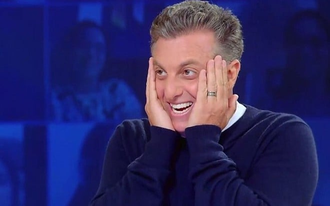 Luciano Huck está se empenhando para conseguir nomes fortes para a Dança dos Famosos