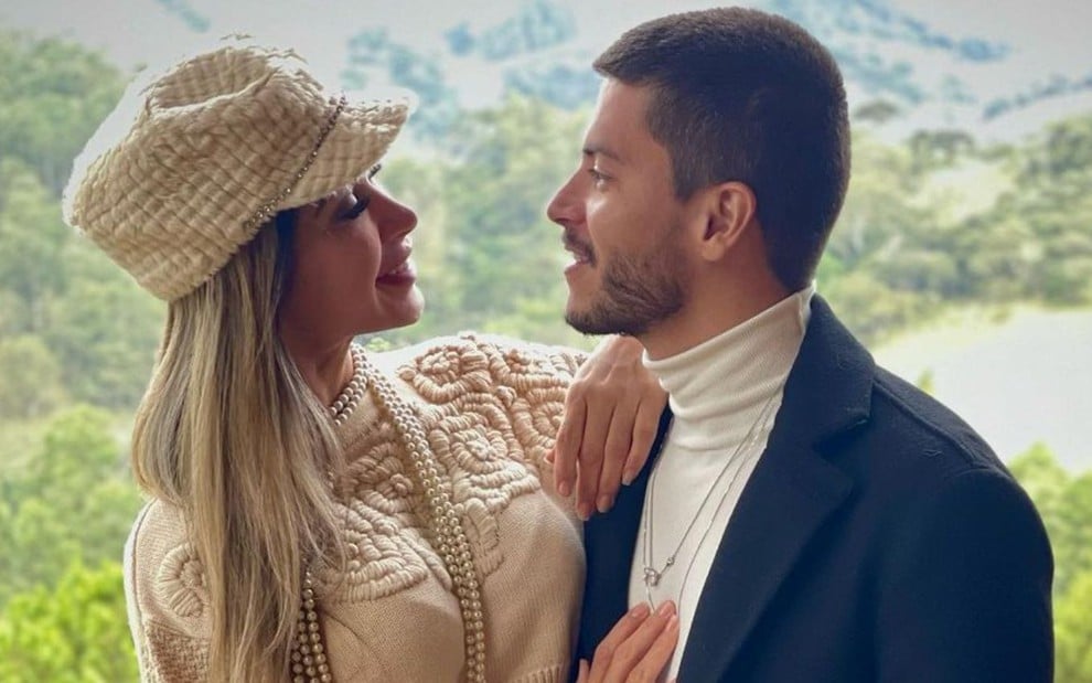 Imagem de Maíra Cardi e Arthur Aguiar