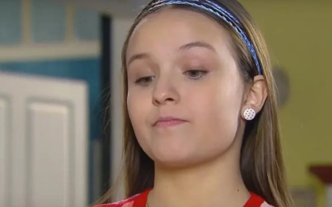 Larissa Manoela em cena de Cúmplices de um Resgate