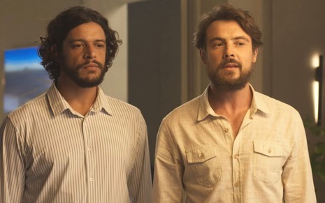 Maruan (Pedro Lamin) e José (Sergio Guizé) em cena da novela Mar do Sertão na Globo