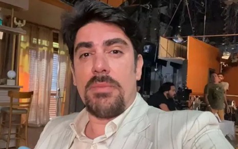 Marcelo Adnet como Noé Dantas em Mar do Sertão