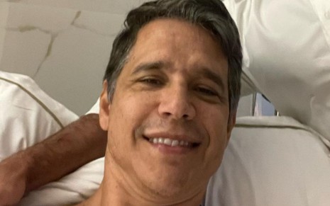 Marcio Garcia em cama de hospital no Rio de Janeiro