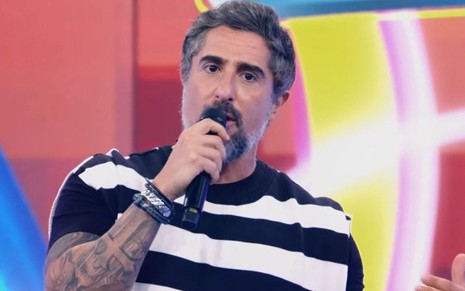 Marcos Mion apresentou o Caldeirão de camiseta pela primeira vez na Globo