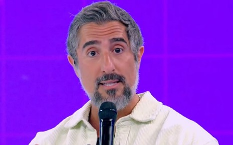 Marcos Mion apresentando o Caldeirão na Globo