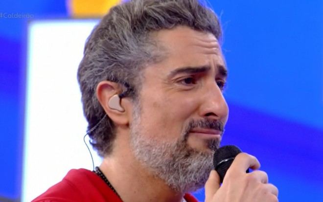 Marcos Mion chorando no encerramento do Caldeirão de Natal, na Globo, neste sá