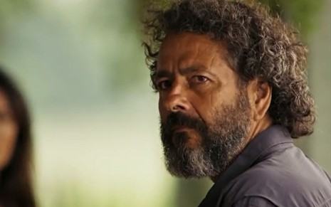 José Leôncio (Marcos Palmeira) tem expressão de surpresa em cena de Pantanal, novela das nove da Globo