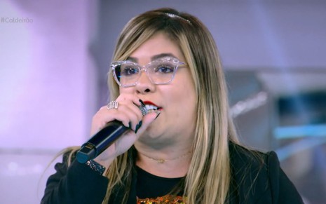 Val Pinheiro, cover de Marília Mendonça, no Caldeirão do Mion