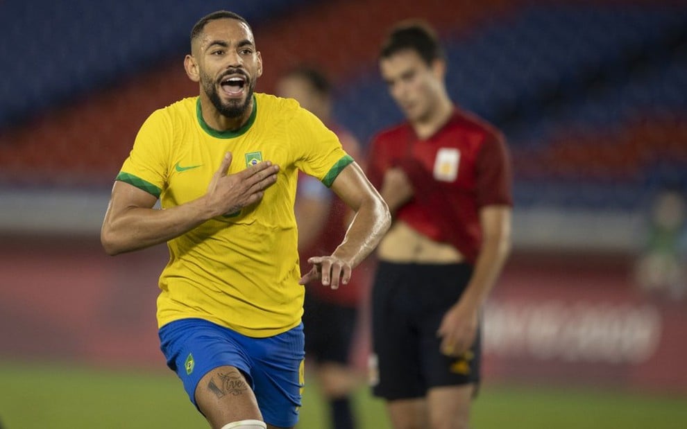 Foto do jogador Matheus Cunha comemora em jogo do Brasil x Espanha nas Olimpíadas de Tóquio 2020, na Globo