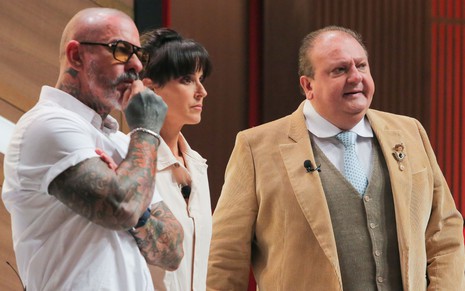 Imagem de Henrique Fogaça, Helena Rizzo e Erick Jacquin, da esquerda para a direita, no MasterChef 9