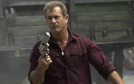 Mel Gibson em cena do filme Os Mercenários 3