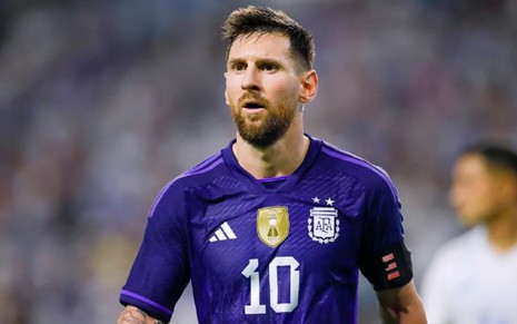 Messi em jogo contra os Emirados Árabes Unidos antes da Copa do Mundo