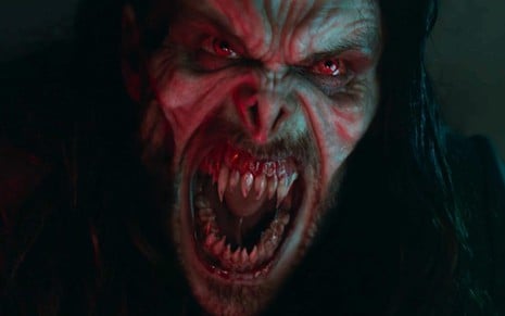 Jared Leto em sua versão vampiro em cena de Morbius