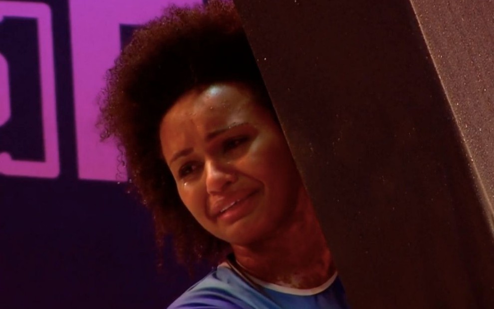 A participante do BBB 22 Natália Deodato chora em Prova do Líder no BBB 22, reality da Globo