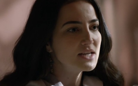 Natália Ferrari como Arrava na novela Reis