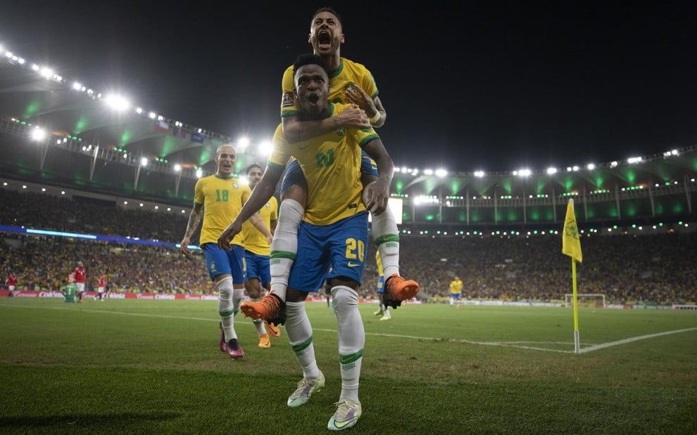 Vinicius Junior e Neymar em jogo da seleção