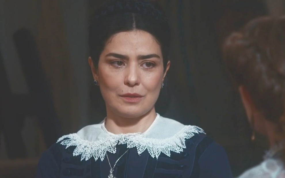 A personagem Teresa Cristina (Leticia Sabatella) em cena de Nos Tempos do Imperador, da Globo