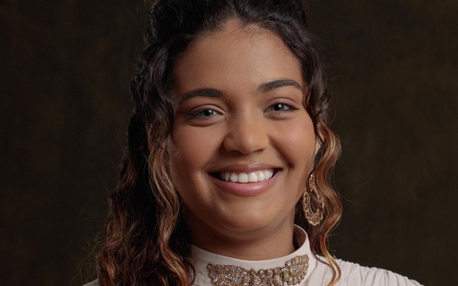 Tamar (Esther Oliveira) na novela bíblica Reis, sorrindo