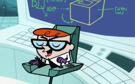 Dexter sentado em cadeira em cena de série O Laboratório de Dexter