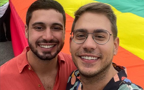 Pedro Figueiredo e Erick Rianelli na parada gay do Rio de Janeiro