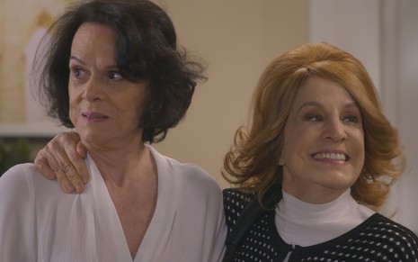 Glória (Clarisse Abujamra) e Valdinéia (Stella Miranda) em Poliana Moça