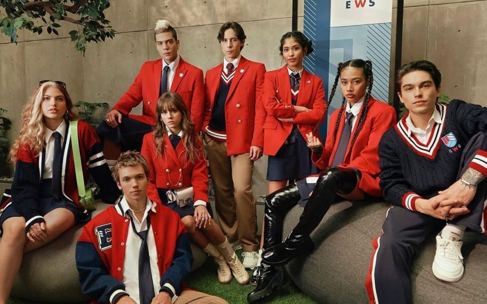 Imagem do elenco do remake de Rebelde, da Netlfix