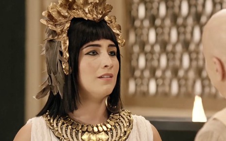 A atriz Samia Abreu caracterizada como Merianat em cena de Gênesis