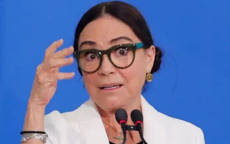 Regina Duarte em cerimônia de apoioa a Jair Bolsonaro