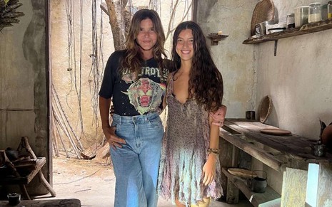 Cristiana Oliveira ao lado de Alanis Guillen juntas em foto compartilhada no Instagram