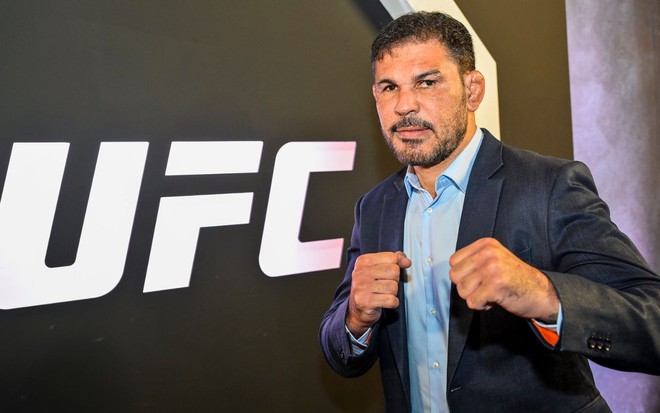 Imagem de Rodrigo Minotauro em posição de luta