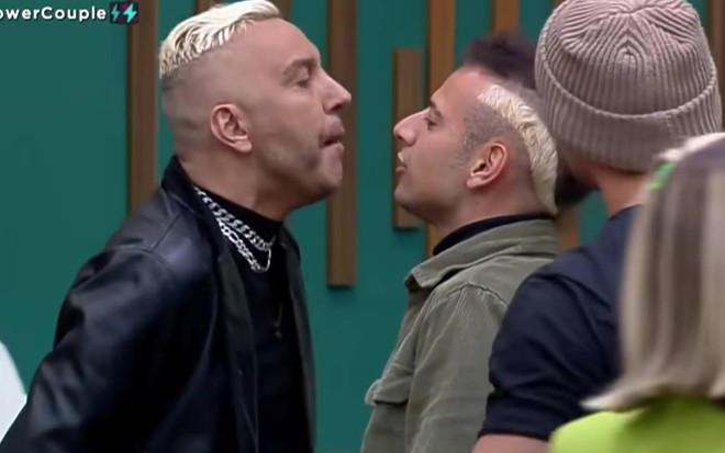 Foto mostra Rogério brigando com Cartolouco