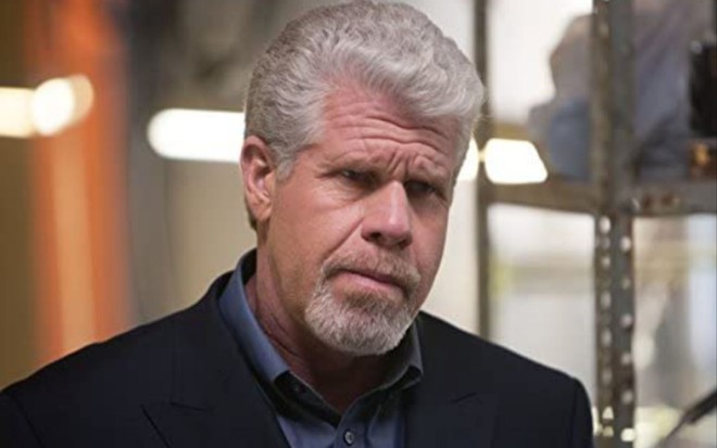 Ron Perlman em cena da série Hand of God