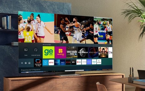 Menu do serviço Samsung TV Plus na tela do televisor