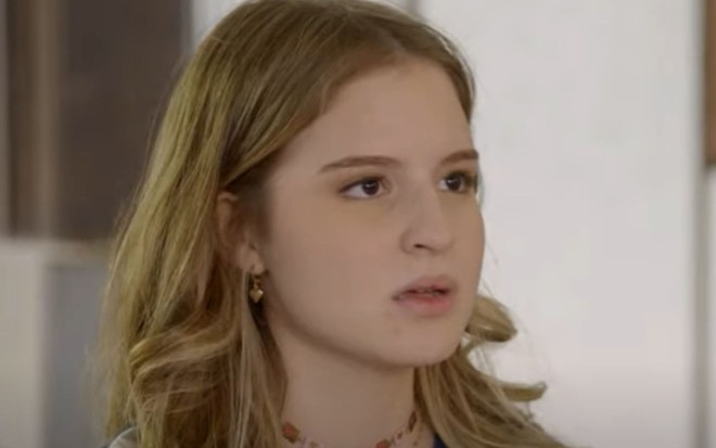 Sophia Valverde em cena de Poliana Moça
