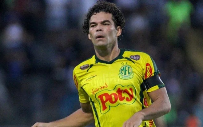 Camilo jogando pelo Mirassol na Série C do Brasileirão