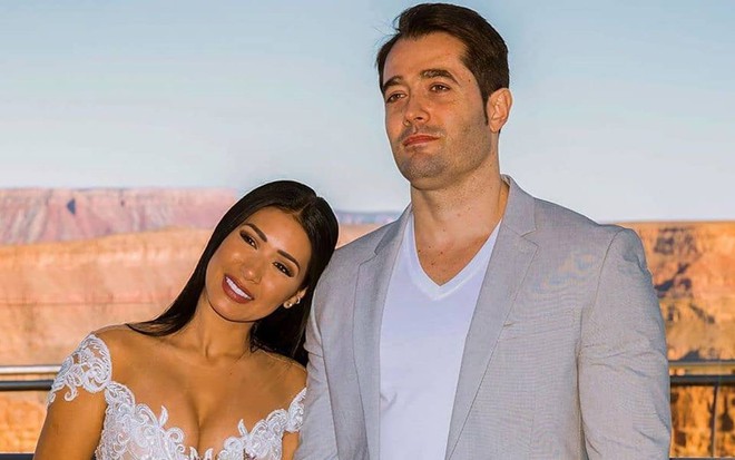 Foto de Simaria ao lado de Vicente, seu ex-marido e com quem luta na Justiça