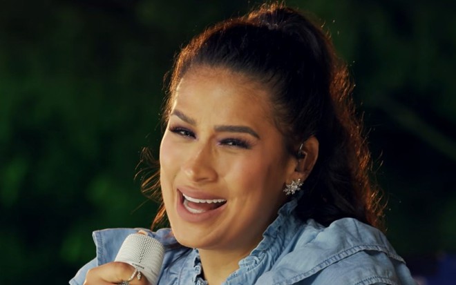 Simone Mendes no videoclipe de Foi Pá Pum