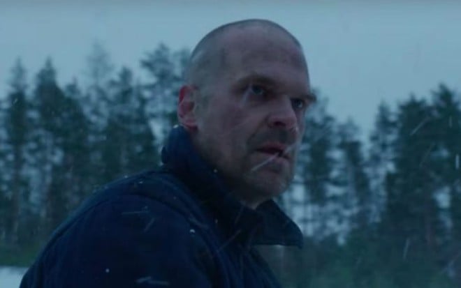 David Harbour em cena da 4ª temporada de Stranger Things