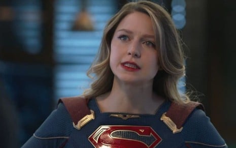 Melissa Benoist em cena da sexta temporada da série Supergirl