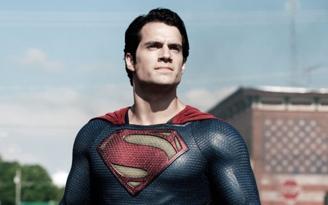Henry Cavill como Superman em cena do filme Homem de Aço