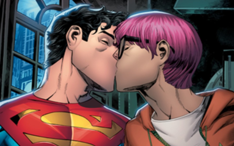 Jon Kent beijando Jay Nakamura em cena de Superman - Son of Kal-El