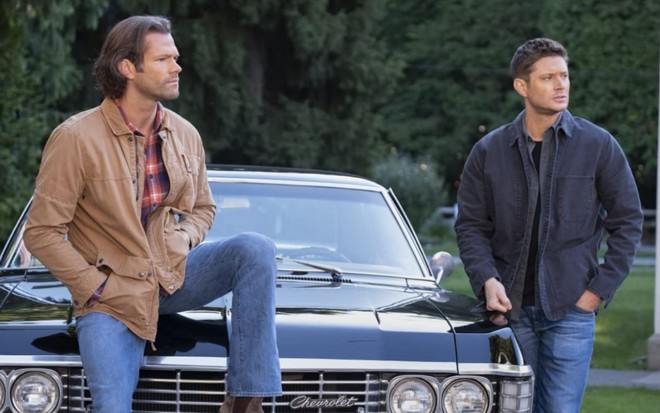 Jared Padalecki e Jensen Ackles em cena do último episódio de Supernatural